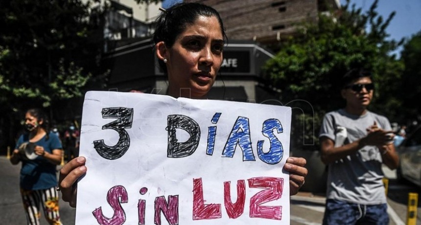 RADIOKTUBRE INFO..- El ENRE podría multar con $20 millones a Edenor por los cortes de luz-Por Simón Suarez..Ver mas	