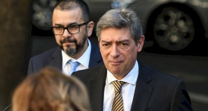 RADIOKTUBRE INFO… La insólita conexión de Silvio Robles, la mano derecha de Rosatti, con el atentado a CFK ….Por Simón Suarez Ver mas…