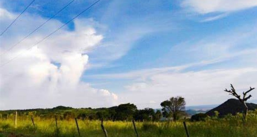 RADIOOKTUBRE INFO  EL CLIMA HOY EN SANTA SYLVINA CHACO..Por simón Suarez Ver mas..