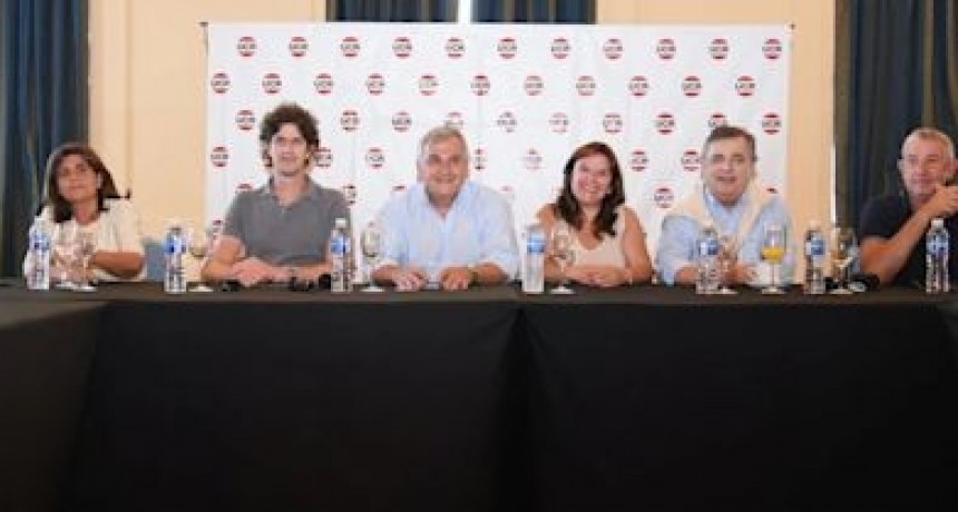 RADIOOKTUBRE INFO…. Sin repudiar los chats, la UCR le reclamó internas al PRO en las provincias ….Por Simón Suarez Ver mas..