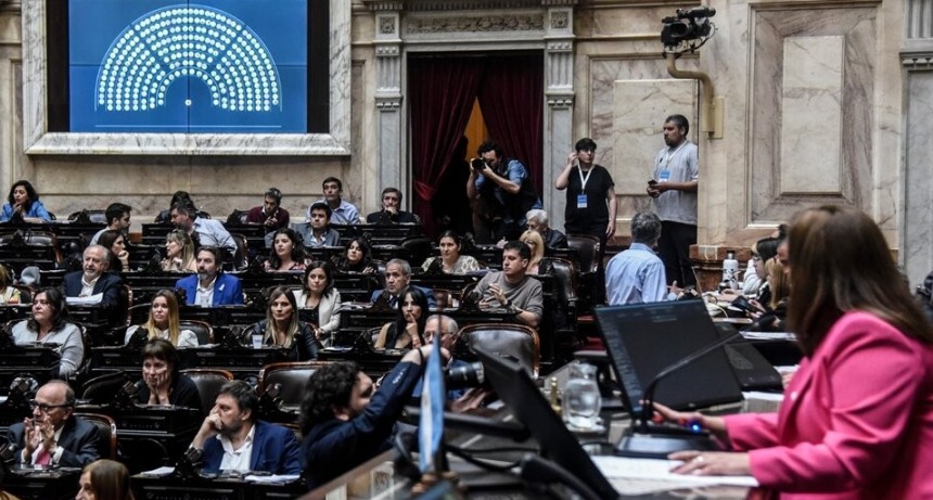 RADIOKTUBRE INFO….  Sesiones extraordinarias con sorpresas: Ampliación de la Corte Suprema, el pliego de Rafecas  y Consejo de la Magistratura   ……Por Simón Suarez…Ver mas