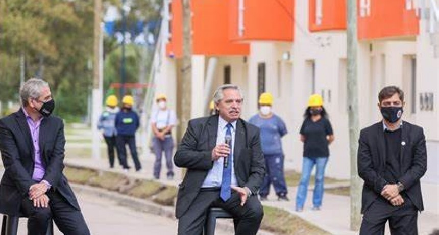 RADIOKTUBRE INFO….   Procrear: En pleno conflicto, Alberto Fernández pisa la Ciudad para entregar viviendas ……Por Simón Suarez…Ver mas