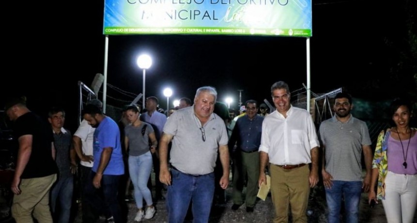 RADIOKTUBRE INFO….. EN SAN BERNARDO, EL GOBERNADOR INAUGURÓ PAVIMENTO URBANO, PLAYONES DEPORTIVOS Y UNA PLAZOLETA   …….Por Simón Suárez ver mas….