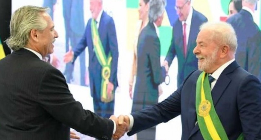 RADIOKTUBRE INFO…..   Qué es la Celac y qué tipo de integración regional propone …….Por Simón Suárez ver mas….