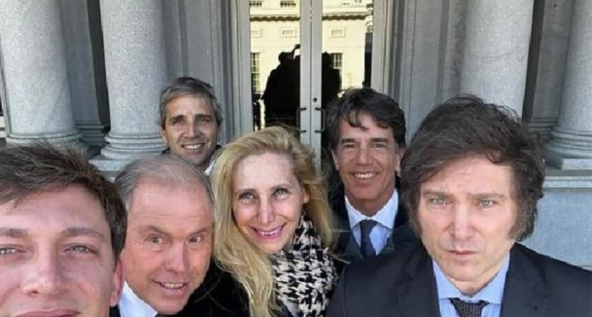 RADIOKTUBRE INFO….  #LA PREGUNTA DEL MILLON....MILEI ES O SE HACE?  ….Por Simòn Suàrez