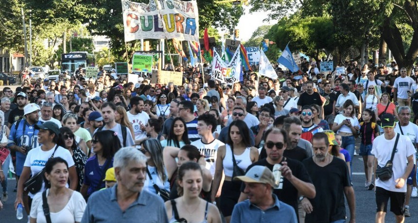 RADIOKTUBRE INFO….  LA DISPUTA POLITICA ES CON LA GENTE EN LA CALLE.  ….Por Simòn Suàrez