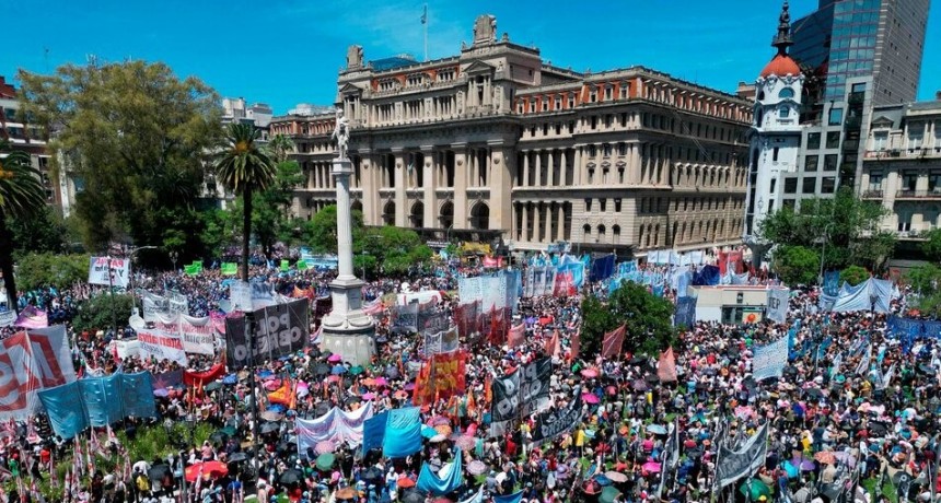 RADIOKTUBRE INFO….  PARO,PARO,PARO BONITO ES