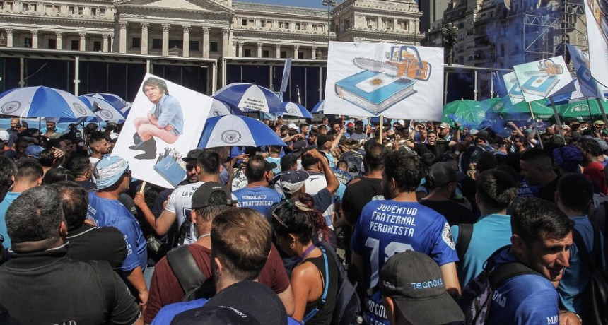 RADIOKTUBRE INFO…. LAS VOCES DE LOS QUE MARCHARON PARA RECLAMAR 