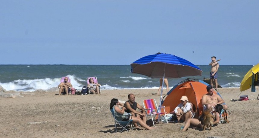 RADIOKTUBRE INFO……..  La temporada de verano empezó con baja ocupación  …… Por Simòn Suarez