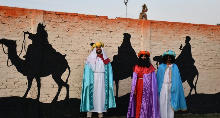 RADIOKTUBRE INFO……..LOS REYES MAGOES LLEGARON A SANTA SYLVINA CHACO    …… Por Simòn Suarez