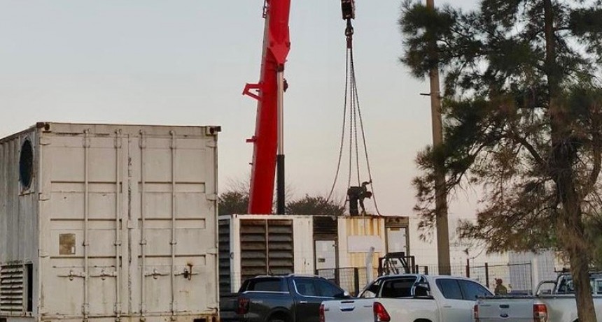 RADIOKTUBRE INFO……..  Llegaron equipos generadores que reforzarán el suministro eléctrico en Pompeya, J.J. Castelli y zonas aledañas  …… Por Simòn Suarez