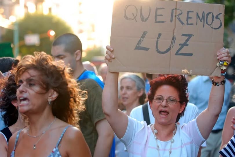 - RADIOKTUBRE INFO……..