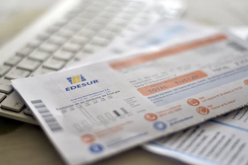 - RADIOKTUBRE INFO……..  EN ENERO SE DISPARAN LAS TARIFAS DE LUZ Y GAS  …… Por Simòn Suarez.