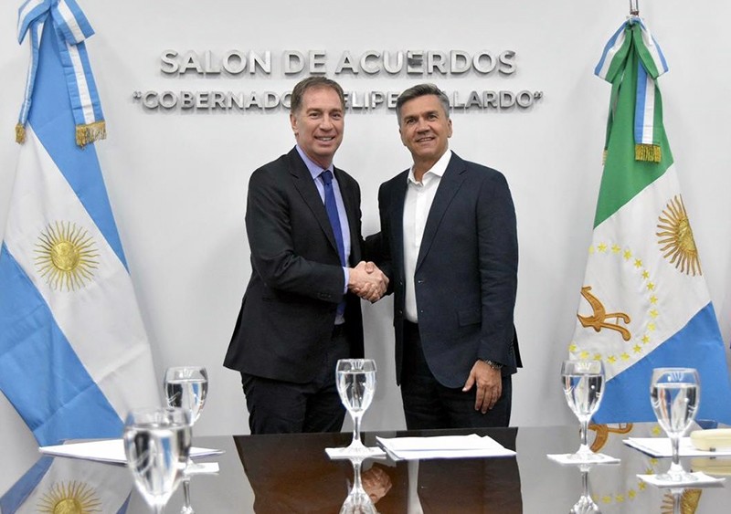 - RADIOKTUBRE INFO……..  SZDERO RECIBIÓ A SANTILLI PARA AVANZAR EN LA REFORM LABORAL CONTRA TRABAJADORES  …… Por Simòn Suarez.