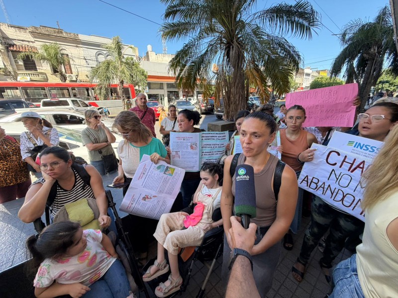 - RADIOKTUBRE INFO……..  Corte de servicio en clínicas de Buenos Aires a afiliados del InSSSeP: “Este es un llamado desesperado”  …… Por Simòn Suarez.