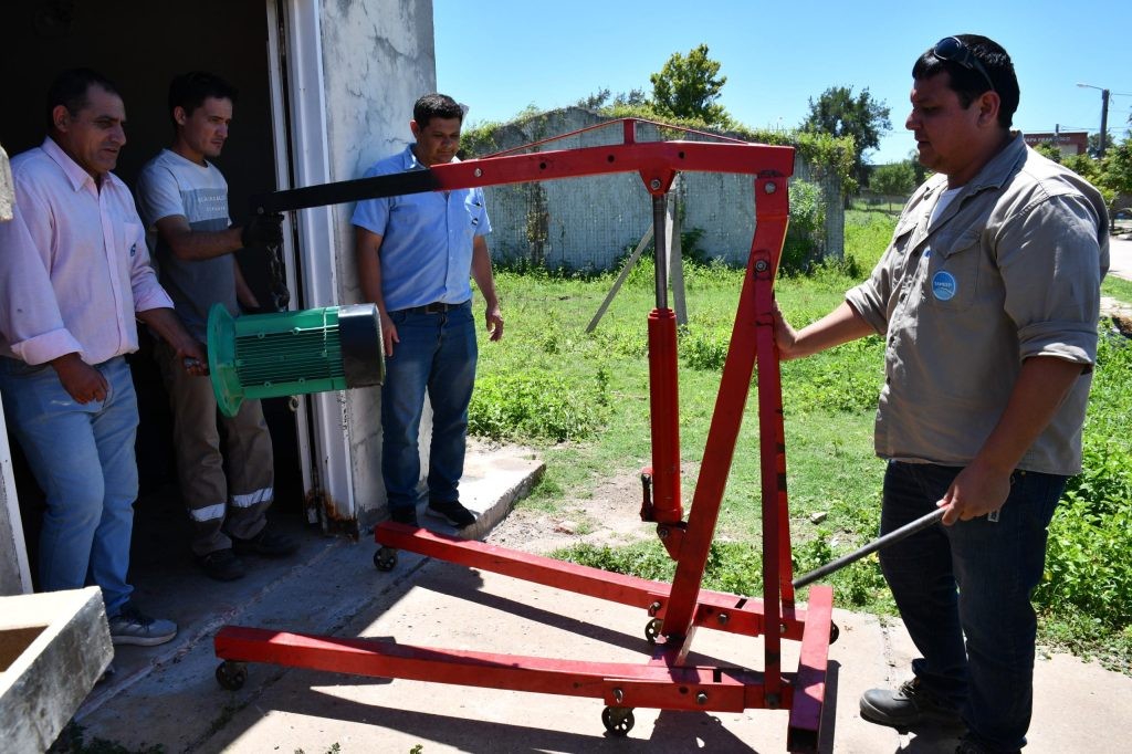 - RADIOKTUBRE INFO……..  SAMEP Y EL MUNICIPIO RESTABLECIERON DOS PLANTAS CLAVES DE AGUA EN SANTA SYLVINA  …… Por Simòn Suarez.