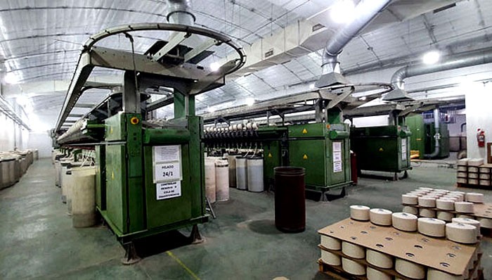 - RADIOKTUBRE INFO…….. CIERRA UNA FÁBRICA TEXTIL CENTENARIA EN VILLA ANGELA   …… Por Simòn Suarez.