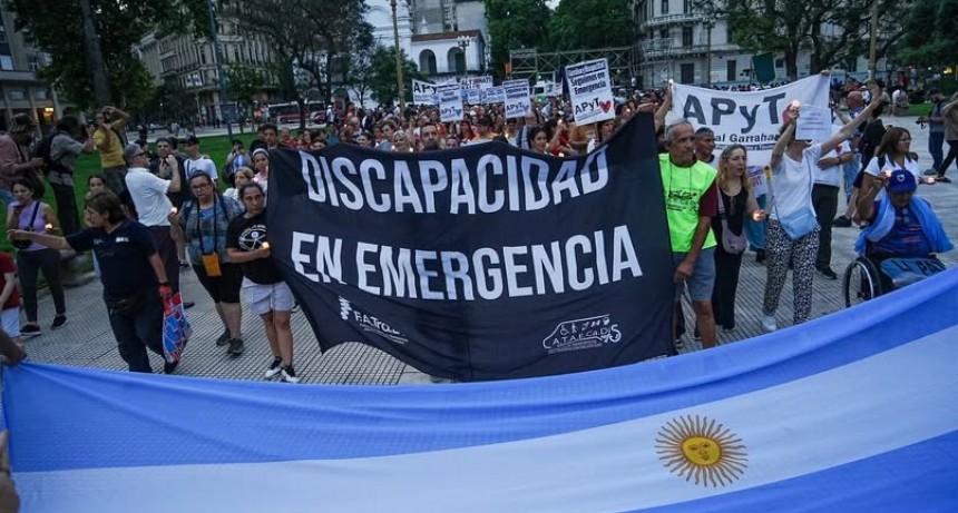 - RADIOKTUBRE INFO……..  LAS LEYES NO ESTAN DE ADORNI  …… Por Simòn Suarez.