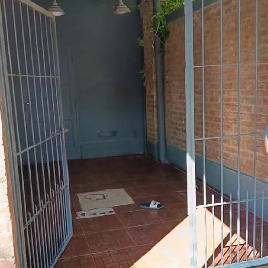 - RADIOKTUBRE INFO…….. Fue detenido a los pocos minutos de salir, tras intentar robar en un comercio   …… Por Simòn Suarez.