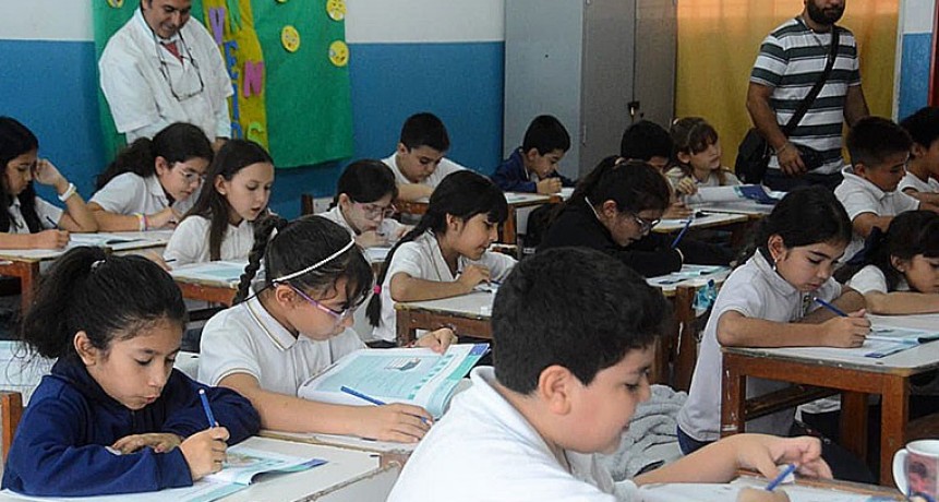 - RADIOKTUBRE INFO……..CUANDO EMPIEZAN LAS CLASES EN 2026:  en Chaco y otras 12 provincias se inician el 2 de marzo   …… Por Simòn Suarez.