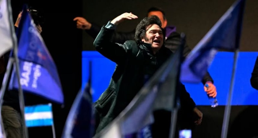 - RADIOKTUBRE INFO……..   Javier Milei en Mar del Plata, entre apoyos, protestas y La Derecha Fest …… Por Simòn Suarez.