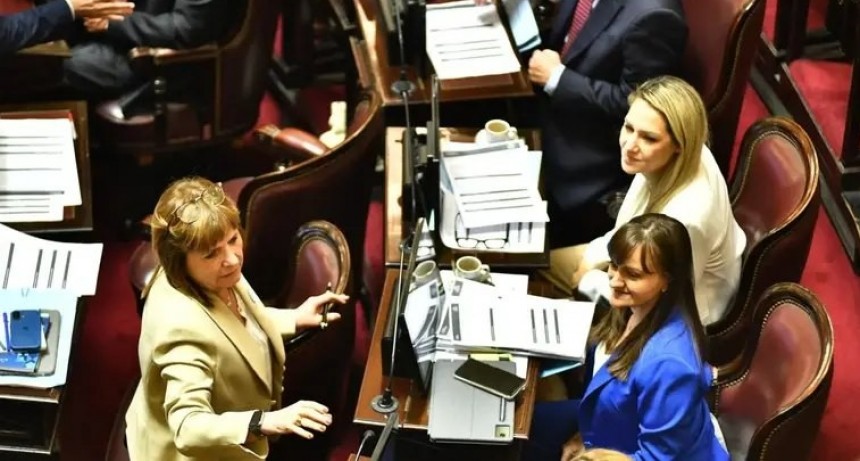 - RADIOKTUBRE INFO……..  La oposición del Senado exige cambios en la reforma laboral, aunque LLA afirma que tiene los votos  …… Por Simòn Suarez.