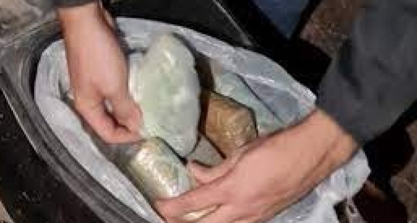 RADIOKTUBRE INFO..-Detuvieron a un mecánico que transportaba droga -Por Simón Suarez..Ver mas