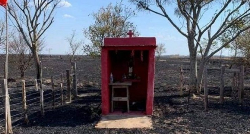 RADIOKTUBRE INFO..-  Corrientes: santuario del Gauchito Gil quedó intacto en medio del fuego -Por Simón Suarez..Ver mas