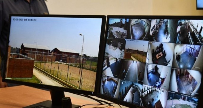 RADIOKTUBRE INFO..- El Gobierno inauguró en Sáenz Peña un Centro de Video-vigilancia en el Complejo Penitenciario N° 2  -Por Simón Suarez..Ver mas..	