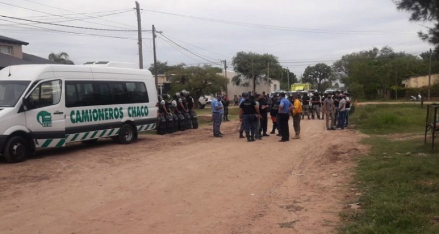 RADIOKTUBRE INFO..-  Camioneros lanza un paro por 48 horas que arrancará mañana -Por Simón Suarez..Ver mas..	