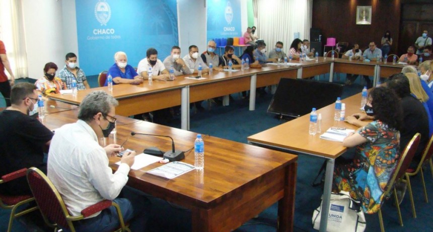 RADIOKTUBRE INFO..- Guiño docente a la oferta y el gobierno anuncia el acuerdo  -Por Simón Suarez..Ver mas..	