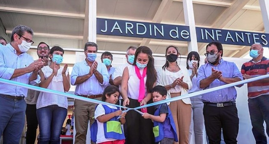 RADIOKTUBRE INFO..-  J.J. Castelli: el Gobierno provincial inauguró obras de alto impacto social y anunció más inversiones -Por Simón Suarez..Ver mas..	