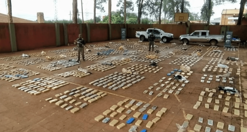 RADIOKTUBRE INFO..- Misiones: un gendarme resultó herido de un disparo tras el secuestro de 521 kilos de marihuana   -Por Simón Suarez..Ver mas..	