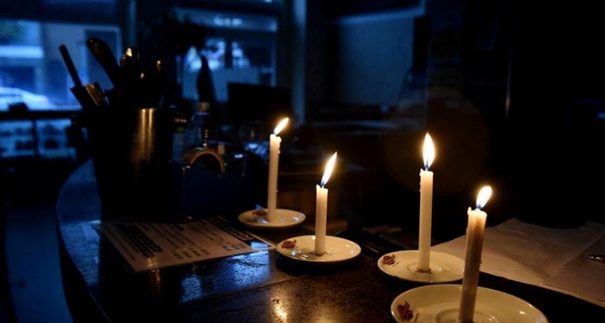 RADIOKTUBRE INFO….  Cerca de 40.000 usuarios sin luz en el AMBA en plena ola de calor  …Por Simón Suarez   Ver mas….