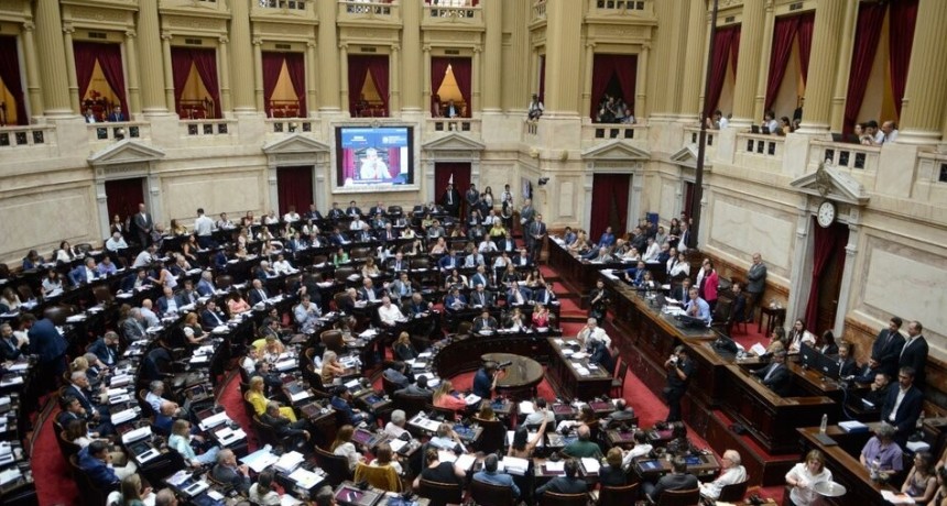 RADIOKTUBRE INFO…. JÓVENES RADICALES RECHAZAN EL OTO A FAVOR DE LA LEY ÓMNIBUS   ….Por Simòn Suàrez