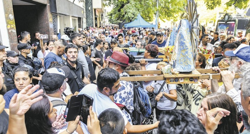 RADIOKTUBRE INFO….  EL HAMBRE METIÓ LA COLA  ….Por Simòn Suàrez