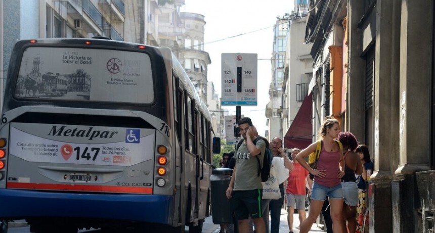RADIOKTUBRE INFO…. EN TRANSPORTE URBANO: AL ENEMIGO ¡NI SUBSIDIO!!!!   ….Por Simòn Suàrez