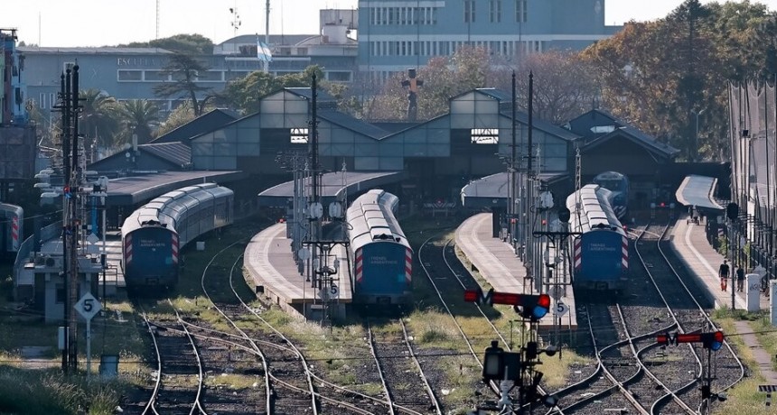 RADIOKTUBRE INFO….  EN TREN DE PAROS: Uno, dos, todos los paros en defensa de los trabajadores y trabajadoras  ….Por Simòn Suàrez