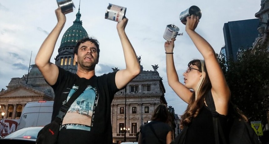 RADIOKTUBRE INFO….   CONVOCAN A MARCHA FRENTE AL CONGRESO DURANTE LA APERTURA DE SESIONES DE MILEI ….Por Simòn Suàrez