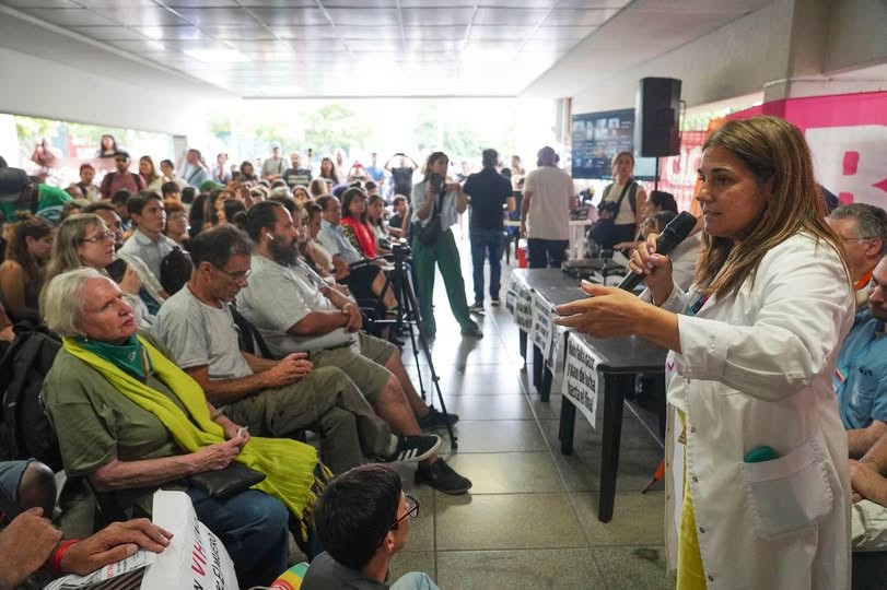 - RADIOKTUBRE INFO……..  “Lo que están haciendo con nosotros es un laboratorio de la reforma laboral”  …… Por Simòn Suarez.