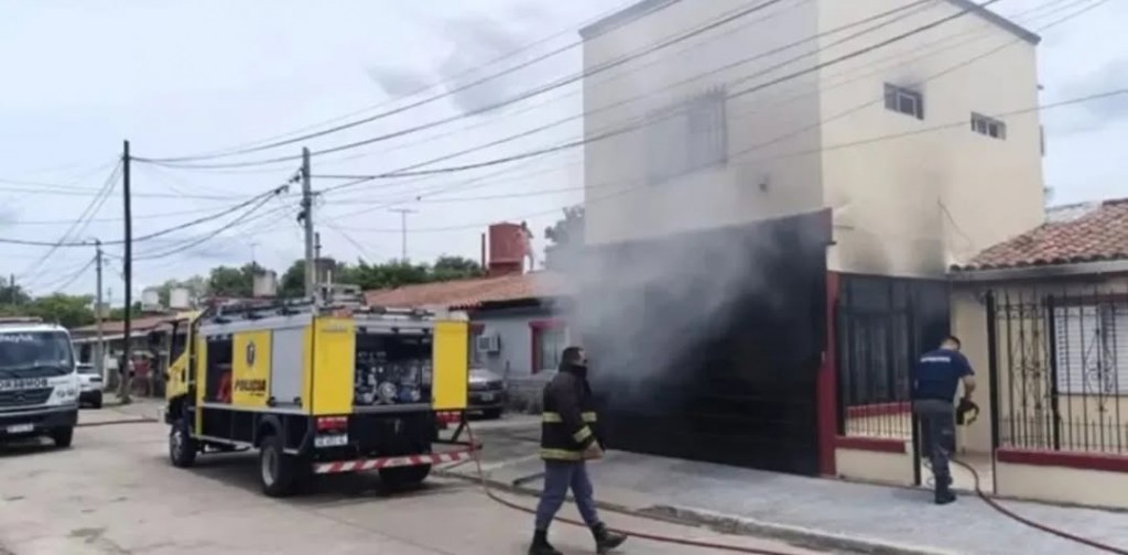 - RADIOKTUBRE INFO…….. Tres salidas diarias de bomberos por siniestros en viviendas   …… Por Simòn Suarez.