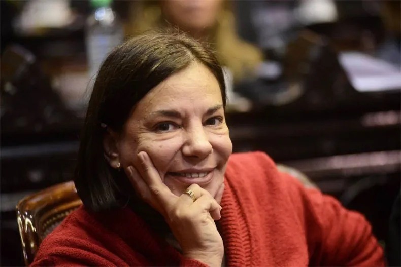 - RADIOKTUBRE INFO……..  Cristina Kirchner despidió a Sandra Mendoza: 