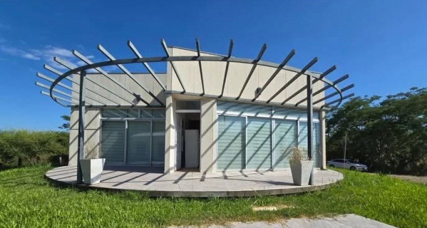 - RADIOKTUBRE INFO…….. La casa giratoria que se convirtió en un atractivo turístico   …… Por Simòn Suarez.