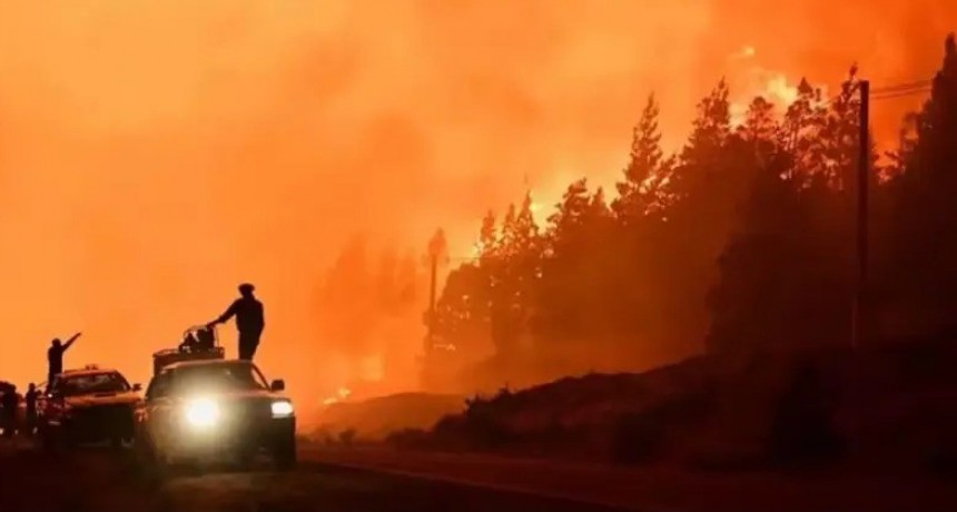 - RADIOKTUBRE INFO……..IMPOSIBLE FRENARLO:  advierten que los incendios en Chubut están fuera de control   …… Por Simòn Suarez.