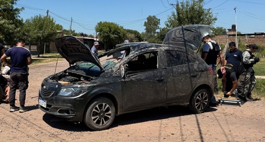 - RADIOKTUBRE INFO……..  Cinematográfica persecución y vuelco: tres hombres fueron detenidos con cocaína en Resistencia  …… Por Simòn Suarez.
