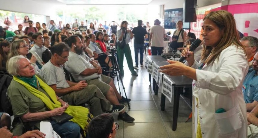 - RADIOKTUBRE INFO……..  “Lo que están haciendo con nosotros es un laboratorio de la reforma laboral”  …… Por Simòn Suarez.