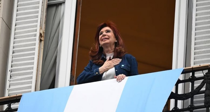 - RADIOKTUBRE INFO……..  RESTITUCIÓN DE UN DERECHOA CFK  …… Por Simòn Suarez.
