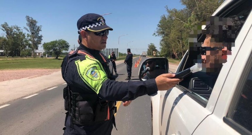 - RADIOKTUBRE INFO……..   Fin de semana con más de 270 operativos y alrededor de 390 demorados …… Por Simòn Suarez.