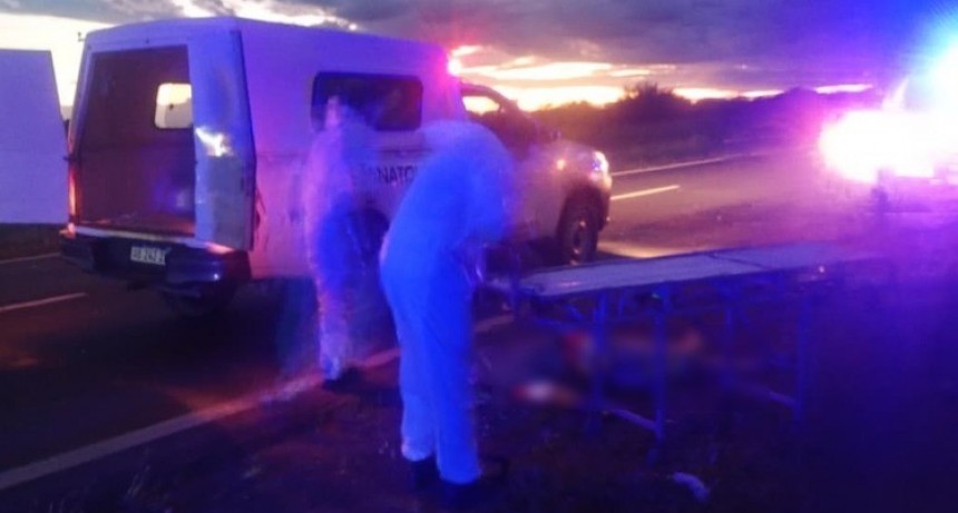 - RADIOKTUBRE INFO…….. Murió un motociclista de 24 años tras chocar contra una camioneta en la Ruta 16   …… Por Simòn Suarez.