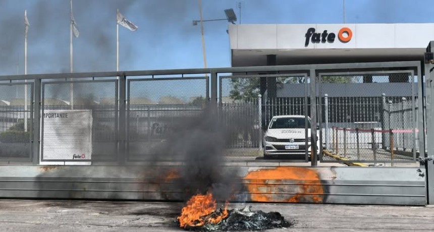 - RADIOKTUBRE INFO…….. HOY ME CONVIRTIERON EN UN MUERTO SOCIAL   …… Por Simòn Suarez.